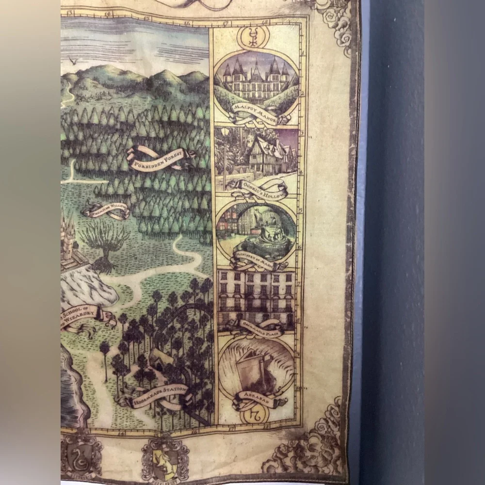 NWOT Harry Potter Enchanted Map Tapestry - Green and Brown 36 x 24